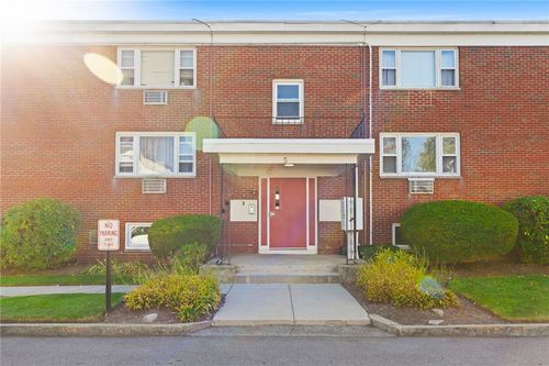 32-5 Garibaldi St, North Providence, RI, 02911-2477 | Card Image