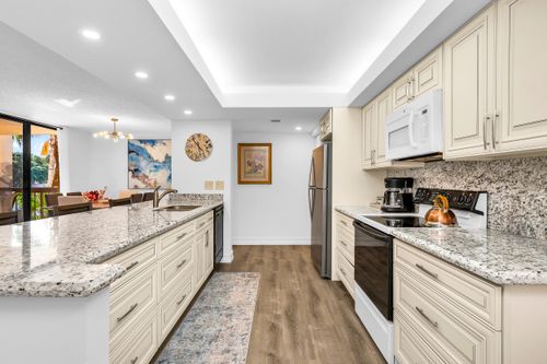 5209-950 Egret Cir, Delray Beach, FL, 33444-7652 | Card Image