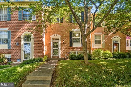 4 Silver Fox Ct, Cockeysville, MD, 21030-3138 | Card Image