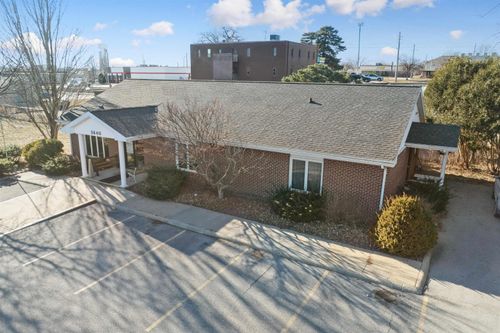 3640 Canterbury Ct, Waterloo, IA, 50702-5705 | Card Image