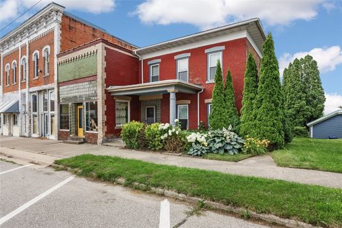 111 E 1st St, Mechanicsville, IA, 52306-4704 | Card Image