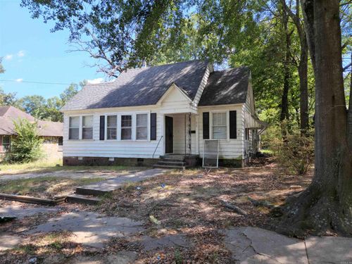 210 W 18th Ave, Pine Bluff, AR, 71601-6532 | Card Image