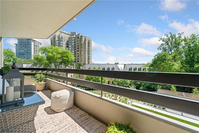 APT-6A - 2660 Peachtree Rd Nw, Condo with 2 bedrooms, 2 bathrooms and 2 parking in Atlanta GA | Image 15