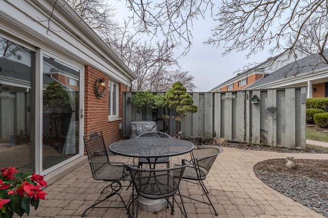 806 - 806 Chanticleer Ln, Condo with 3 bedrooms, 2 bathrooms and 2 parking in Hinsdale IL | Image 13