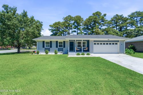 110 Estate Dr, Jacksonville, NC, 28540-5121 | Card Image