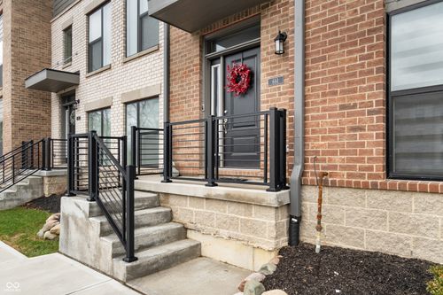 661 Golborne St, Carmel, IN, 46032-0030 | Card Image