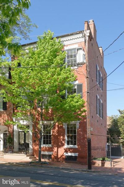 209 S Saint Asaph Street, Townhouse with 4 bedrooms, 3 bathrooms and null parking in ALEXANDRIA VA | Image 2