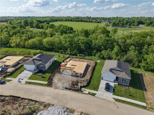 2112 Creek View Ln, Raymore, MO, 64083-7129 | Card Image