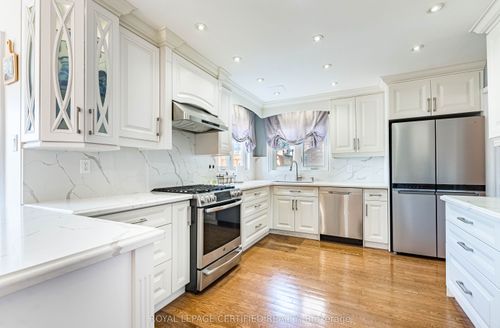 48 Fernbrook Crescent, Brampton, ON, L6Z3P1 | Card Image