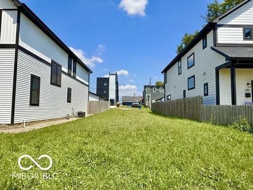 236 Iowa St, Indianapolis, IN, 46225-1854 | Card Image