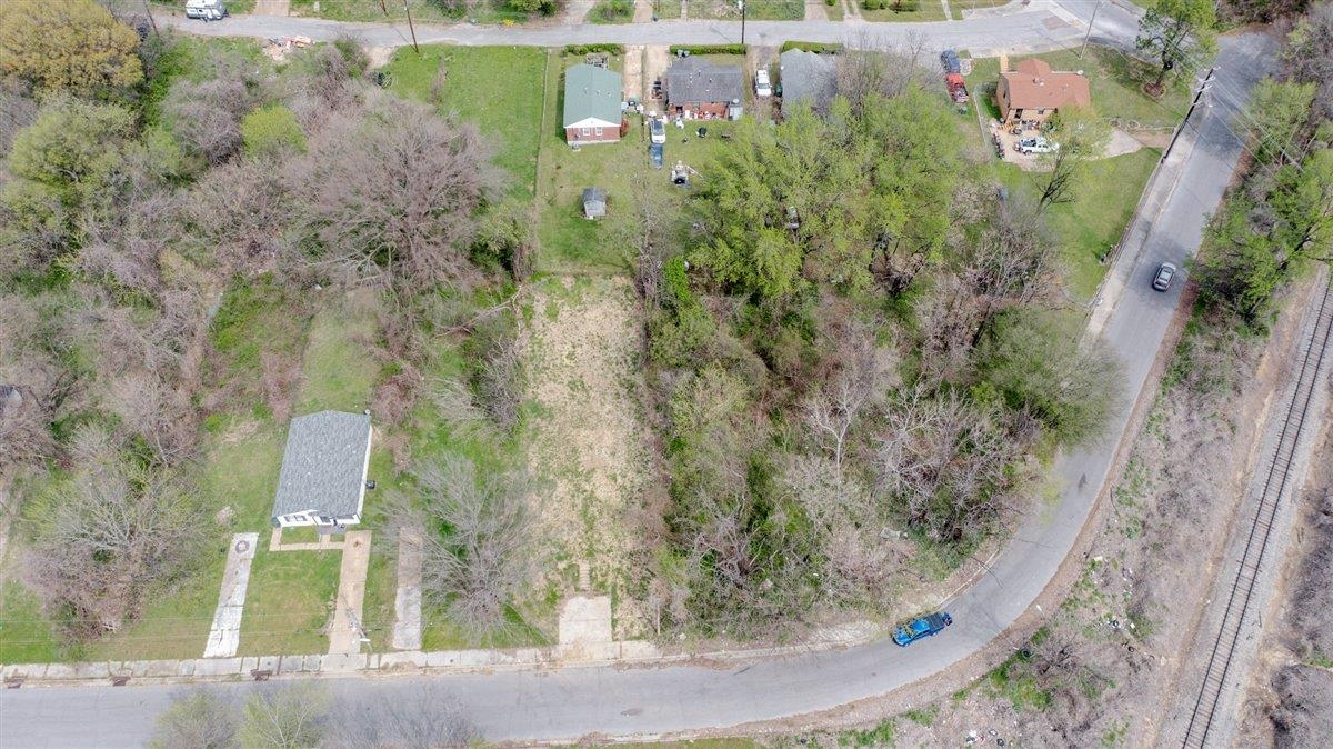 Land in Memphis 3