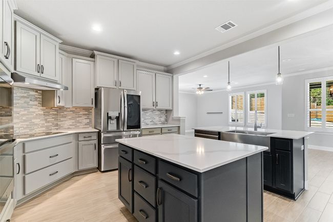 20104 Byrd Ave, House other with 5 bedrooms, 3 bathrooms and 9 parking in Lago Vista TX | Image 4