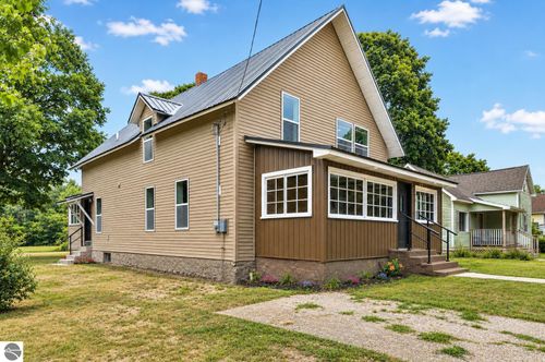 198 E Angel Ave, Barryton, MI, 49305-5111 | Card Image