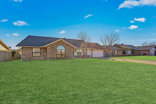 2399 Cardinal Dr, Springdale, AR, 72764-5740 | Card Image