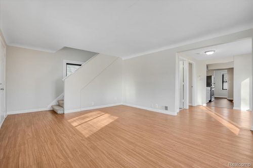 60 W Harry Ave, Hazel Park, MI, 48030-2038 | Card Image