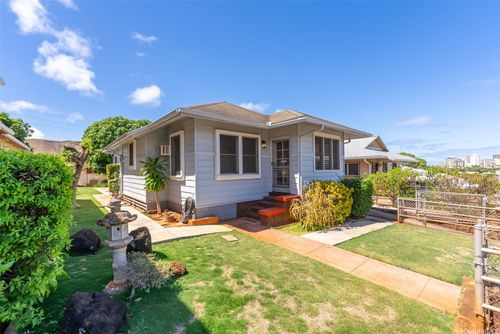 3327 Catherine St, Honolulu, HI, 96815-4151 | Card Image