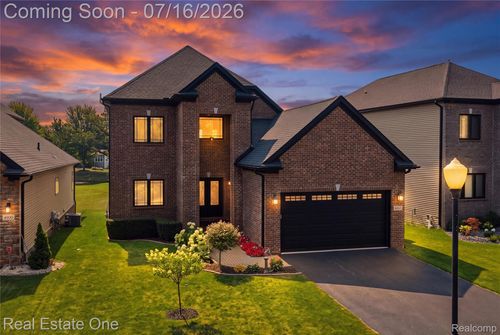 10641 Lone Oak Cir, Grand Blanc, MI, 48439-9492 | Card Image