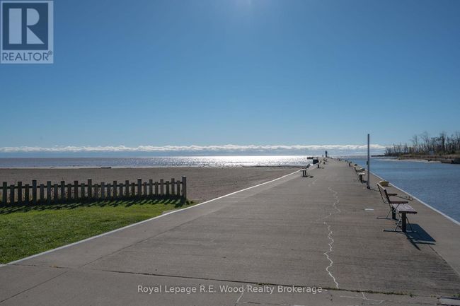29 Wellington St, Home with 0 bedrooms, 0 bathrooms and 6 parking in Port Burwell ON | Image 41