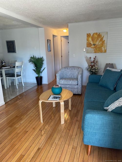 3-22 Leslie St, Stamford, CT, 06902-4641 | Card Image