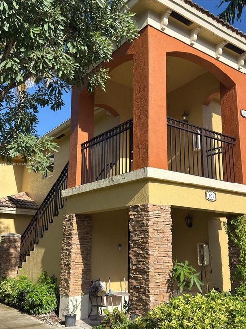 unit-201-930 Ne 34th Ave, Homestead, FL, 33033-5345 | Card Image