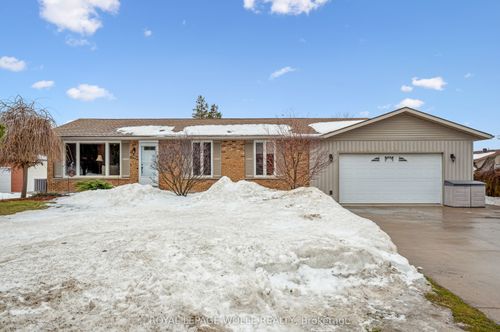 3972 Burns St, Shakespeare, ON, N0B2P0 | Card Image