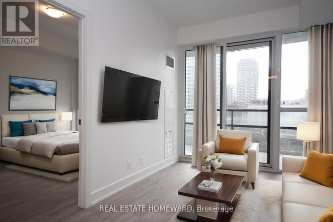 1108 - 11 Lillian St, Condo with 2 bedrooms, 2 bathrooms and null parking in Toronto ON | Image 4