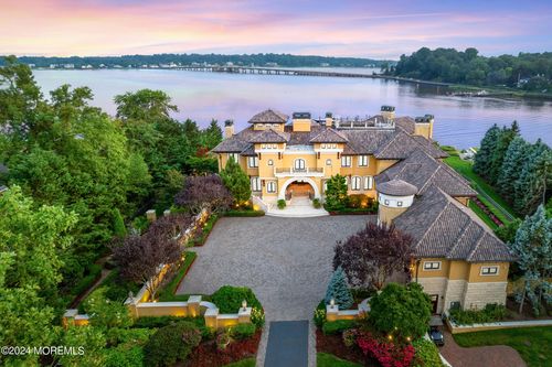 18 Clay Ct, Rumson, NJ, 07760-2307 | Card Image