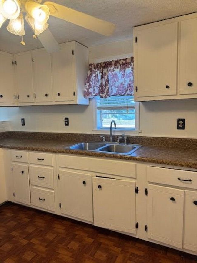 59 Ann St, House other with 2 bedrooms, 1 bathrooms and 2 parking in Homerville GA | Image 4