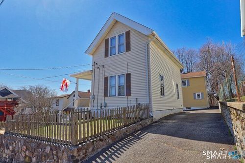 14 Washington St, Naugatuck, CT, 06770-2917 | Card Image