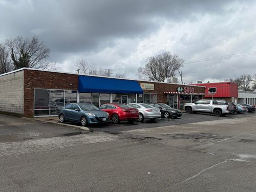 372 Longview Plz, Lexington, KY, 40503-1817 | Card Image