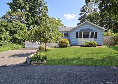 64 Park Dr, Rocky Point, NY, 11778-8841 | Card Image