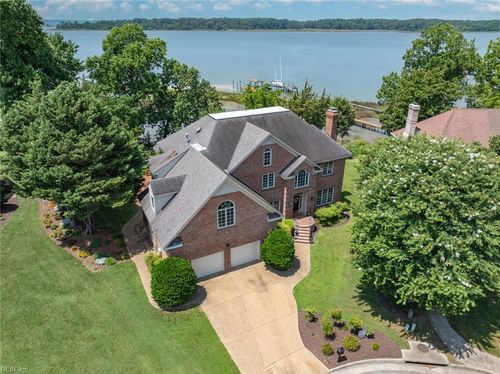 1 Island View Dr, Newport News, VA, 23602-7472 | Card Image
