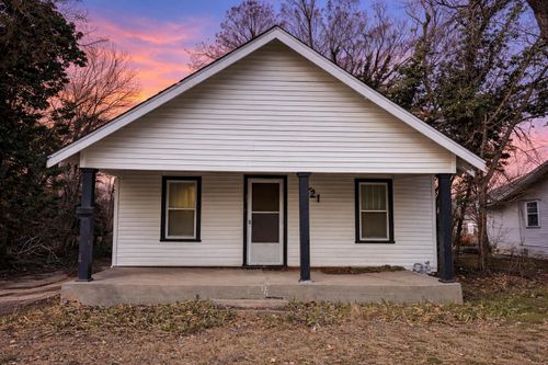 1721 N Grove Ave, Wichita, KS, 67214-2016 | Card Image