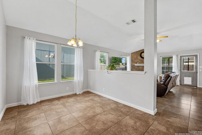 9511 Autumn Run Ln, House other with 3 bedrooms, 2 bathrooms and null parking in Converse TX | Image 7