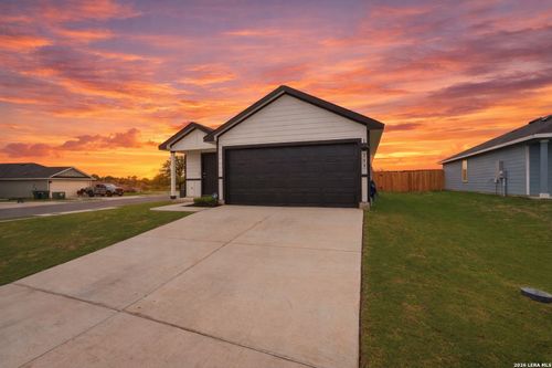 303 Wild Goose Dr, Luling, TX, 78648-1544 | Card Image