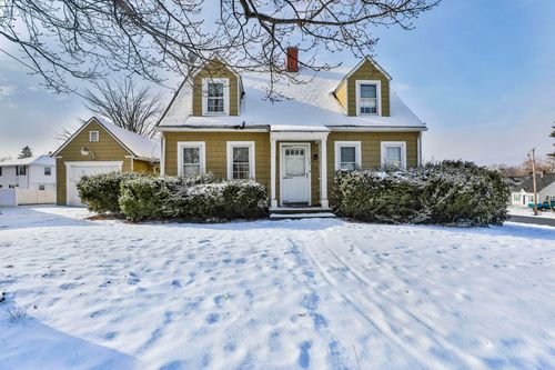 112 Mammoth Road, Manchester, NH, 03109 | Card Image