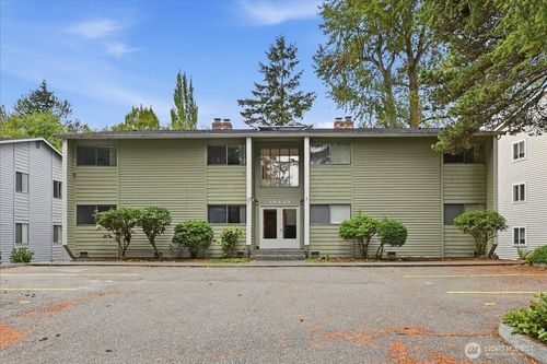 b-19433 28th Avenue Ne, Lake Forest Park, WA, 98155 | Card Image