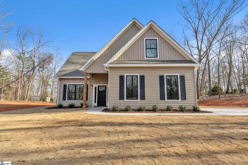 124 James Dr, Townville, SC, 29689-3031 | Card Image