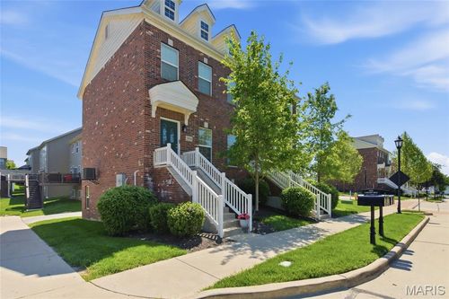 2416 N Larksong Dr, Wildwood, MO, 63040-1139 | Card Image