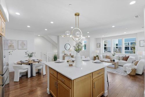 125 Maidenhair Ter, Sunnyvale, CA, 94086-7054 | Card Image