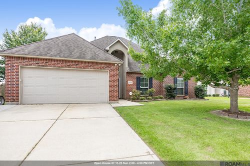 41165 New Orleans Dr, Sorrento, LA, 70778-3424 | Card Image