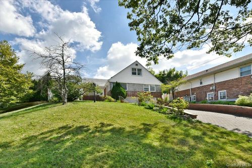 8601 Marengo St, Hollis, NY, 11423-1325 | Card Image