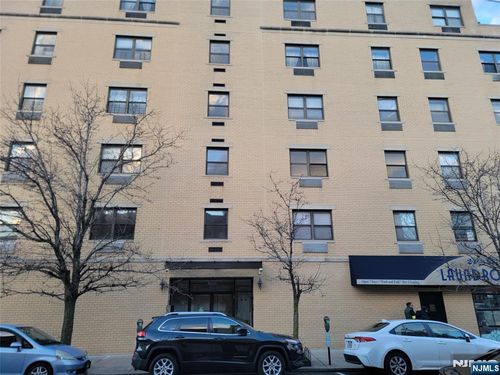 apt-4f-2401 Bergenline Ave, Union City, NJ, 07087-3670 | Card Image