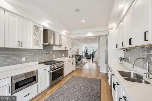 648 F St Ne, WASHINGTON, DC, 20002-5218 | Card Image