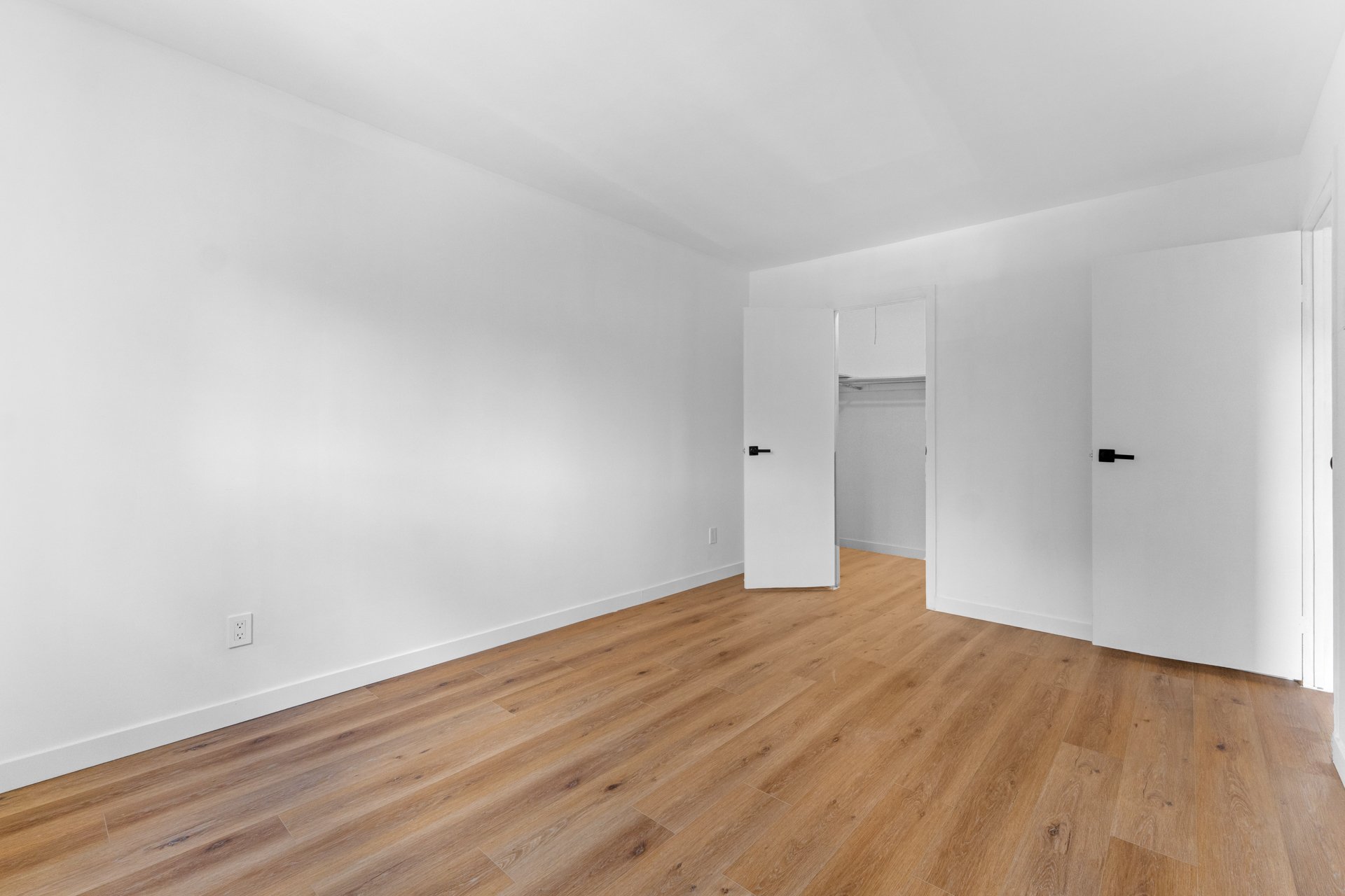 Residential in Dollard-Des-Ormeaux 5