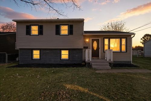 621 Larwill St, Crestline, OH, 44827-1725 | Card Image