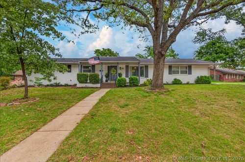 926 Sandstone Dr, Bartlesville, OK, 74006-4421 | Card Image