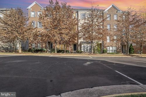 2228 Merseyside Dr, WOODBRIDGE, VA, 22191-6517 | Card Image