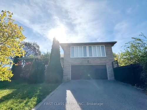 202 Goddard St, North York, ON, M3H5E6 | Card Image