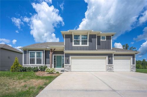1632 157th Ln, Basehor, KS, 66007-8705 | Card Image